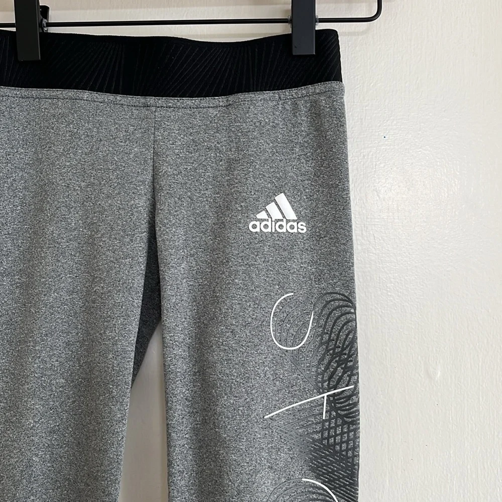 Adidas Size 7 8 Dark Gray Athletic Leggings Sports Athleisure Exercise Pants